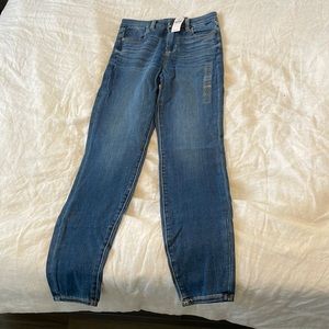 Size 4 Curvy (size 6) Skinny Jeans American Eagle